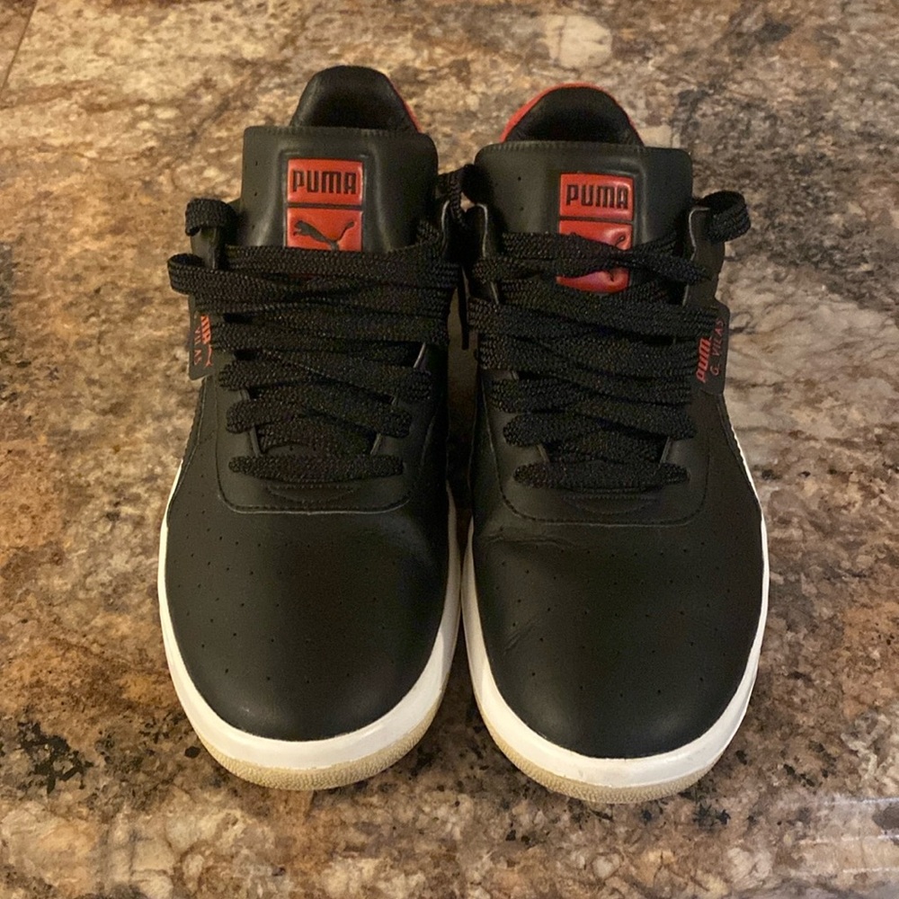 Men used puma black and red leather